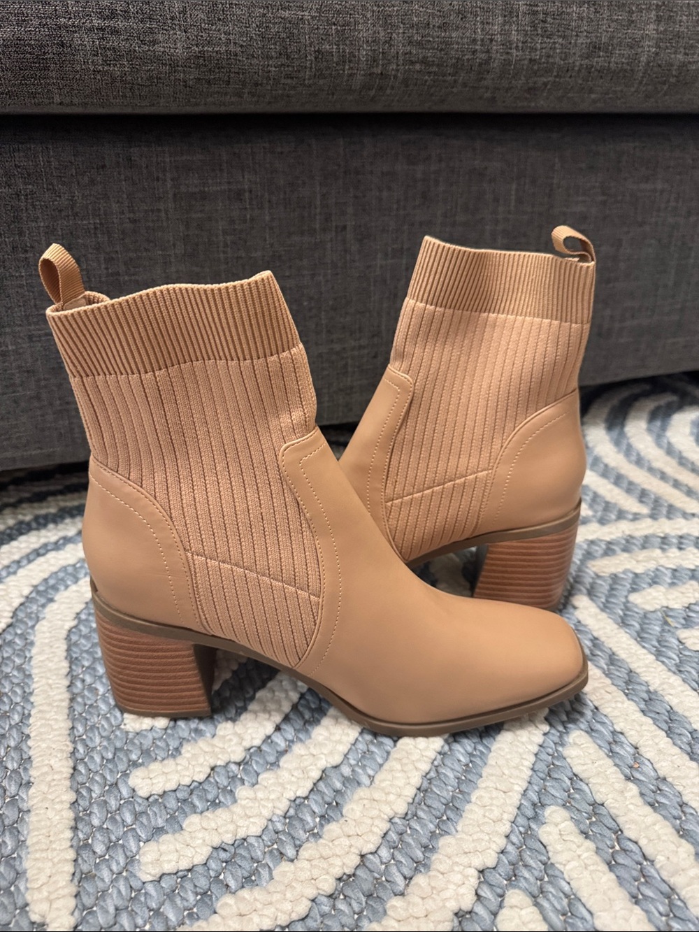 Journee Collection Tan Sweater Knit Block Heel Ankle Booties Women's Size 7.5 - Picture 3 of 8